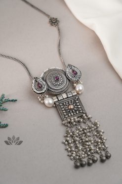 Alternative view of Necklace Haathi