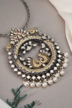 Alternative view of Necklace Neeraj