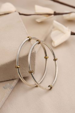 Alternative view of Bangle Ruksha