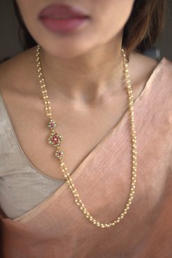 Alternative view of Mope Chain Iyra