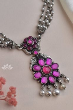 Alternative view of Necklace Nambi