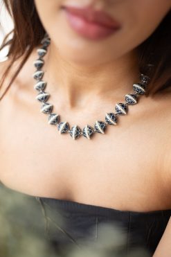 Alternative view of Necklace Nilathi