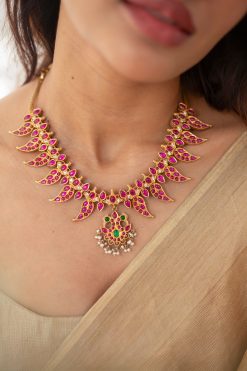 Necklace Roja