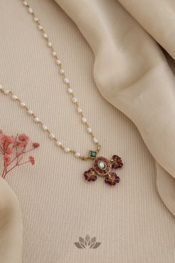 Alternative view of Necklace Virana