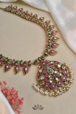 Alternative view of Necklace Aruni