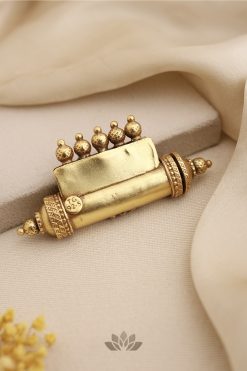 Alternative view of Pendant Ishani