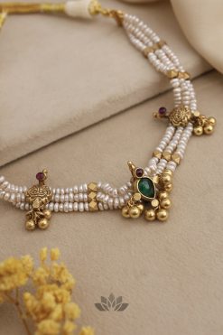 Alternative view of Necklace Para