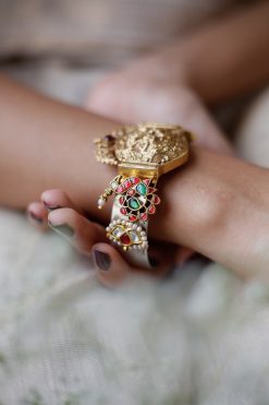 Alternative view of Bangle Vantra