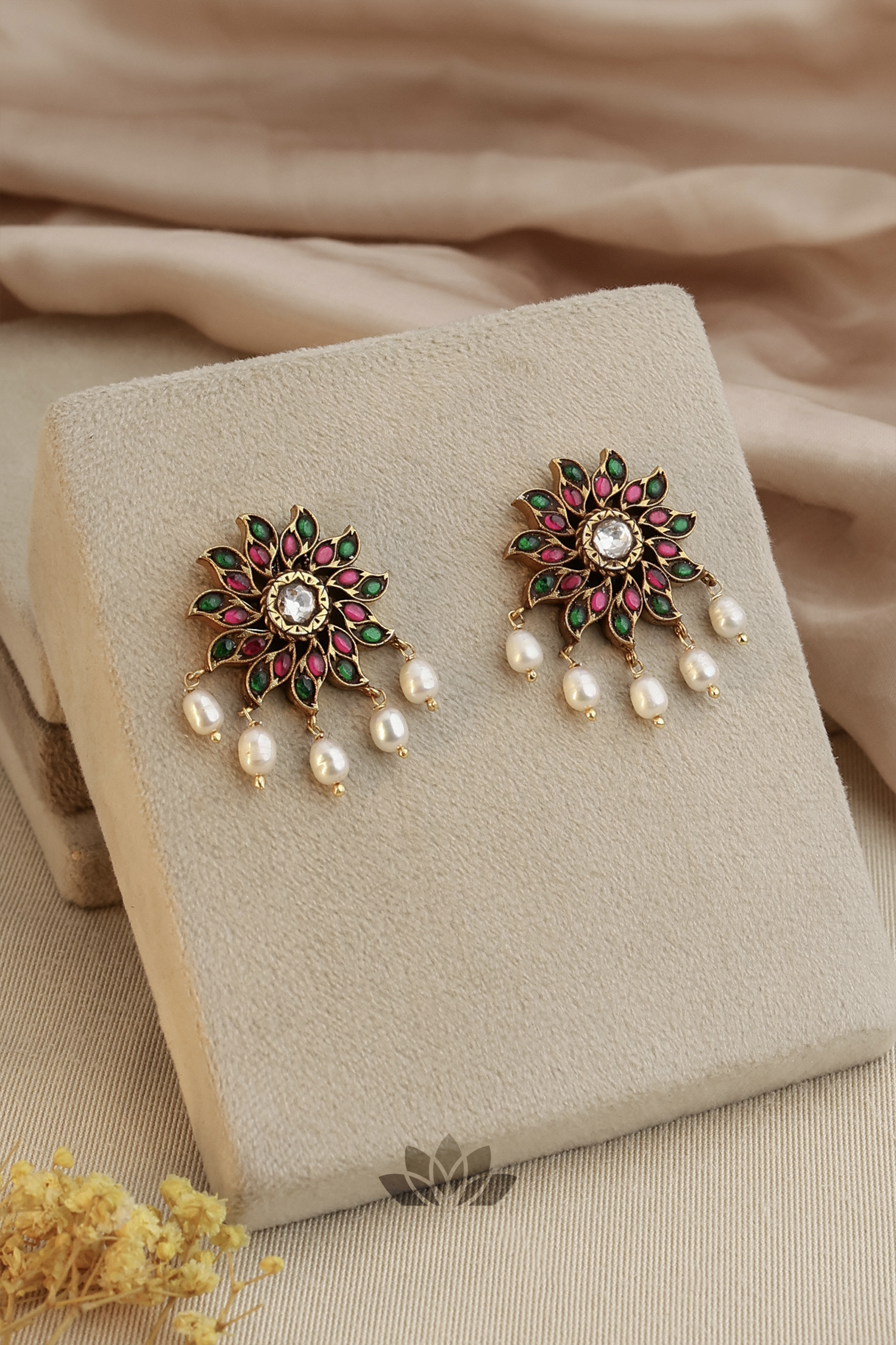 Earrings Karuna