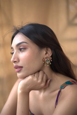Alternative view of Earrings Kumudha