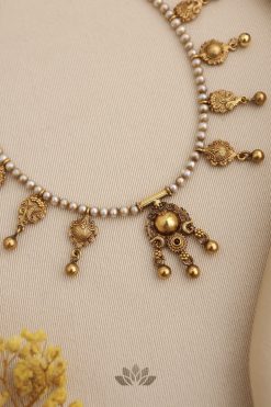 Alternative view of Necklace Kirti