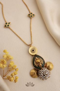 Alternative view of Necklace Neeru