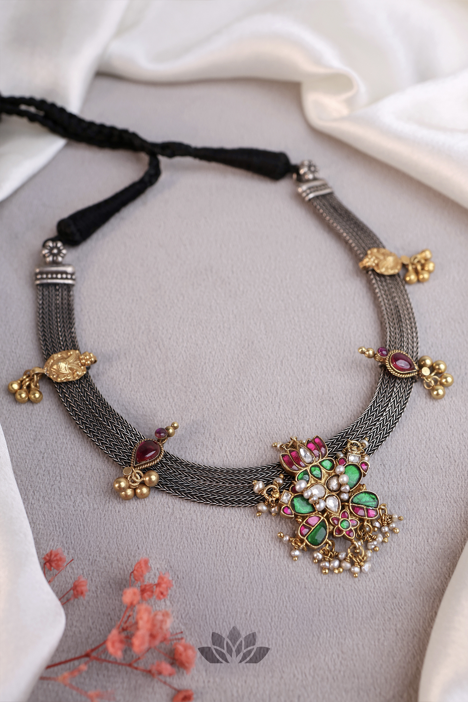 Necklace Santra