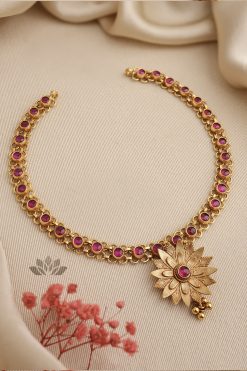 Necklace Vinaya